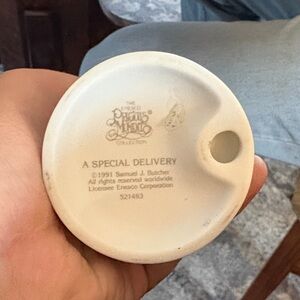 Precious Moments Special Delivery Figurine - Cream